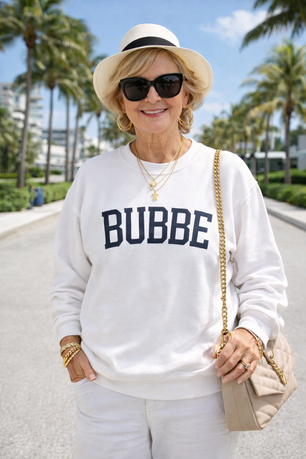 BUBBE Sweatshirt Hebrew Grandma Crewneck, Jewish Grandmother Cozy Pullover, Embroidered Family Gift